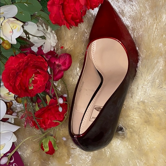 Red high heels - Picture 2 of 3